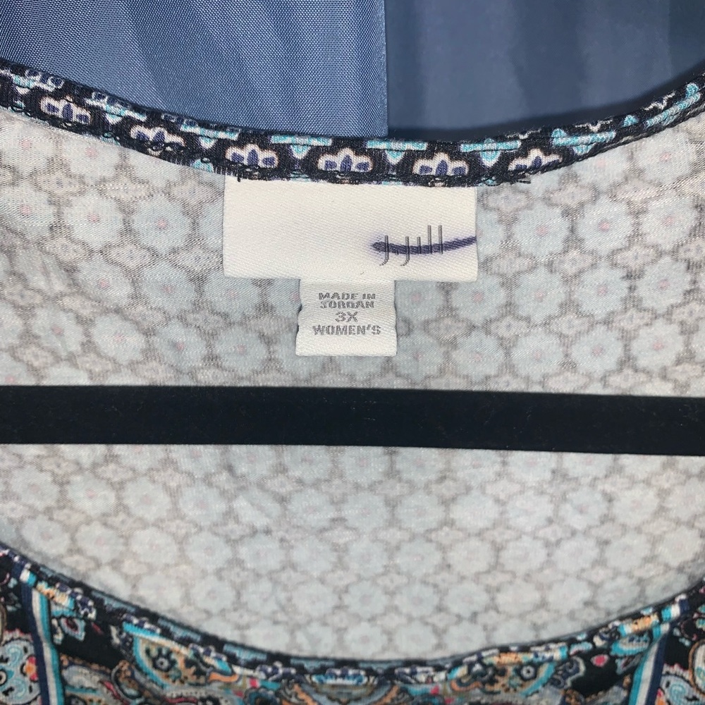 Woman’s Tunic - Picture 2 of 2